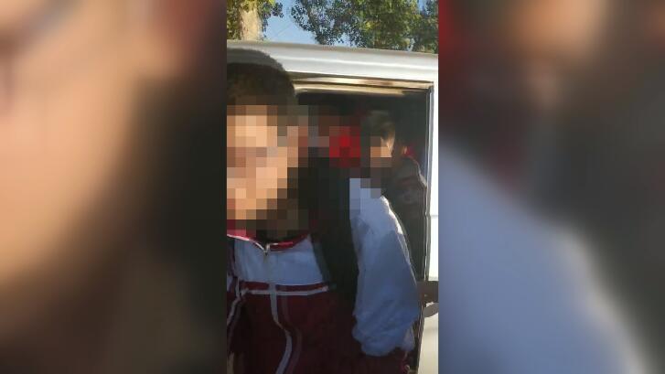 清苑交警:這種“黑校車”堅決不能坐! 清苑交警:這種“黑校車”堅決不能坐!