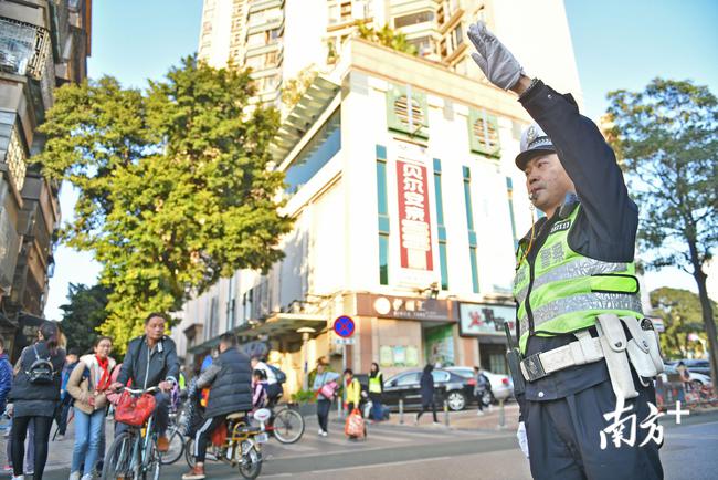 廣東佛山:共享校車、無紙化報名……禪城這樣為教育服務賦能升級 廣東佛山:共享校車、無紙化報名……禪城這樣為教育服務賦能升級