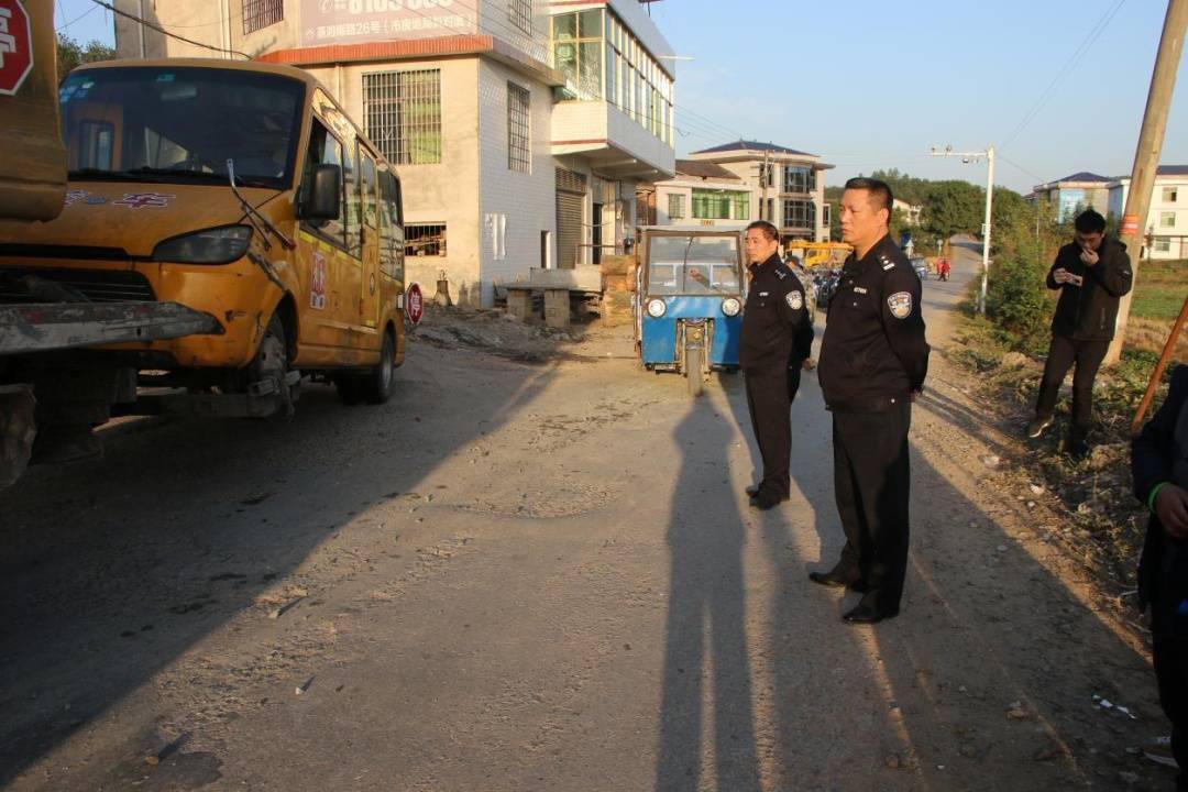 衡東交警查處報廢校車 及時剔除安全隱患 衡東交警查處報廢校車 及時剔除安全隱患