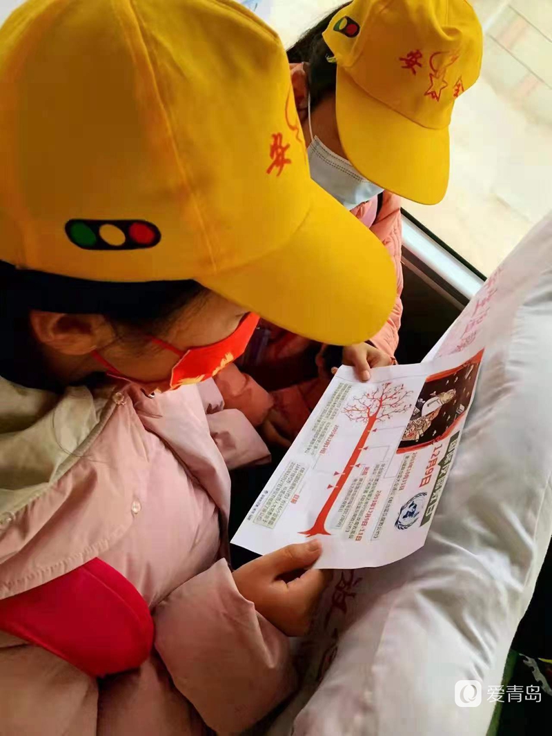 【交運黃島溫馨校車】廉政文化進車廂,“反腐”要從娃娃抓起 【交運黃島溫馨校車】廉政文化進車廂,“反腐”要從娃娃抓起