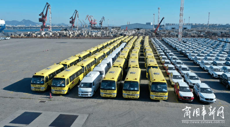 走出去 | 71輛校車出口阿聯酋！金龍客車持續深耕“一帶一路” 沿線國家市場