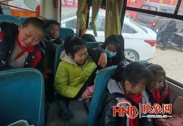 平輿縣古槐街道:關(guān)注校車(chē)安全管理 護(hù)佑學(xué)生生命安全 平輿縣古槐街道:關(guān)注校車(chē)安全管理 護(hù)佑學(xué)生生命安全