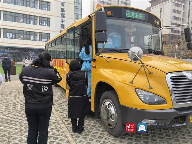 交運黃島溫馨校車“逃生”實操演練 為學生校車安全保駕護航 交運黃島溫馨校車“逃生”實操演練 為學生校車安全保駕護航