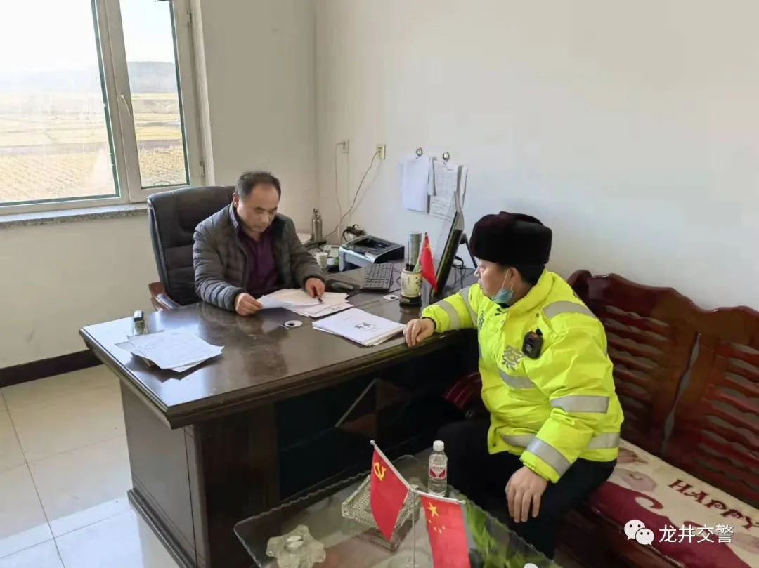 龍井交警大隊嚴把“三關“做好冬季校車管理工作 龍井交警大隊嚴把“三關“做好冬季校車管理工作