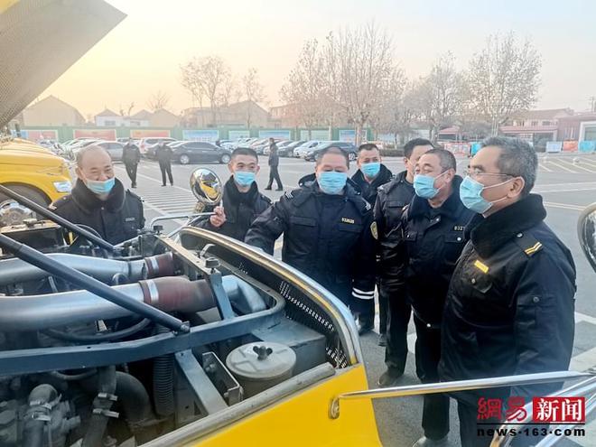 膠州:溫馨校車加密安全隱患排查頻次 確保冬季運(yùn)營安全 膠州:溫馨校車加密安全隱患排查頻次 確保冬季運(yùn)營安全