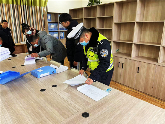 【我為群眾辦實(shí)事】開展冬季校車安全檢查 筑牢學(xué)生安全防線