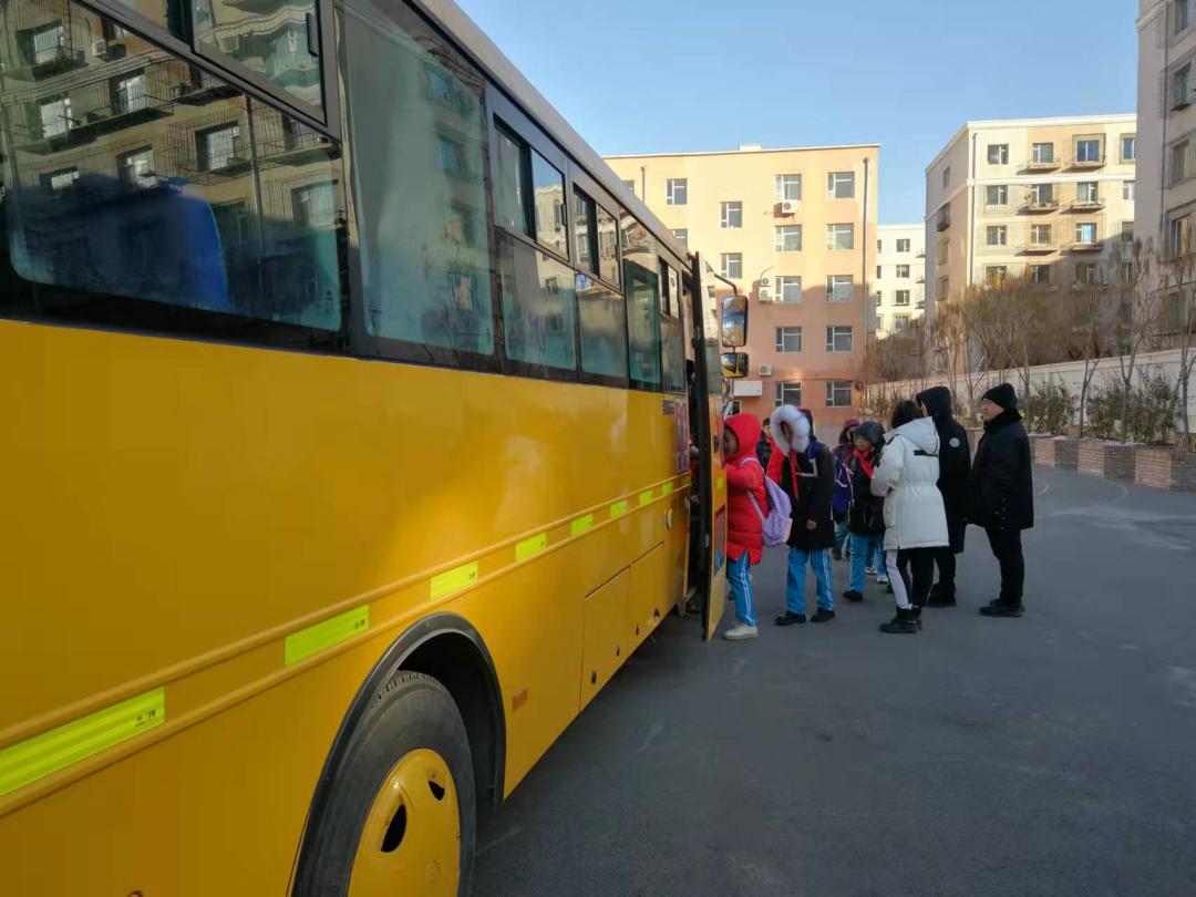 四平交管支隊鐵西大隊寒假前聯合多部門開展校車應急演練活動/ 四平交管支隊鐵西大隊寒假前聯合多部門開展校車應急演練活動
