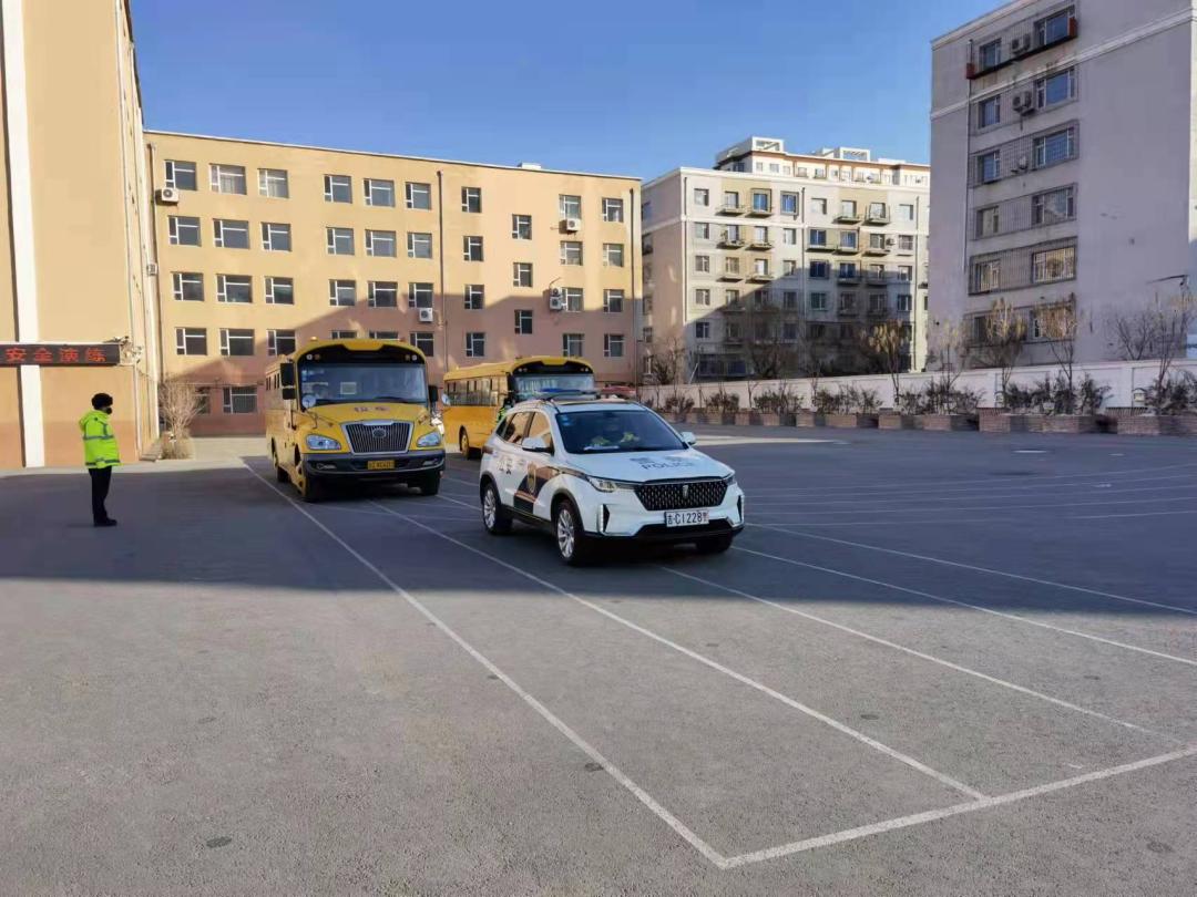 四平交管支隊鐵西大隊寒假前聯合多部門開展校車應急演練活動/ 四平交管支隊鐵西大隊寒假前聯合多部門開展校車應急演練活動