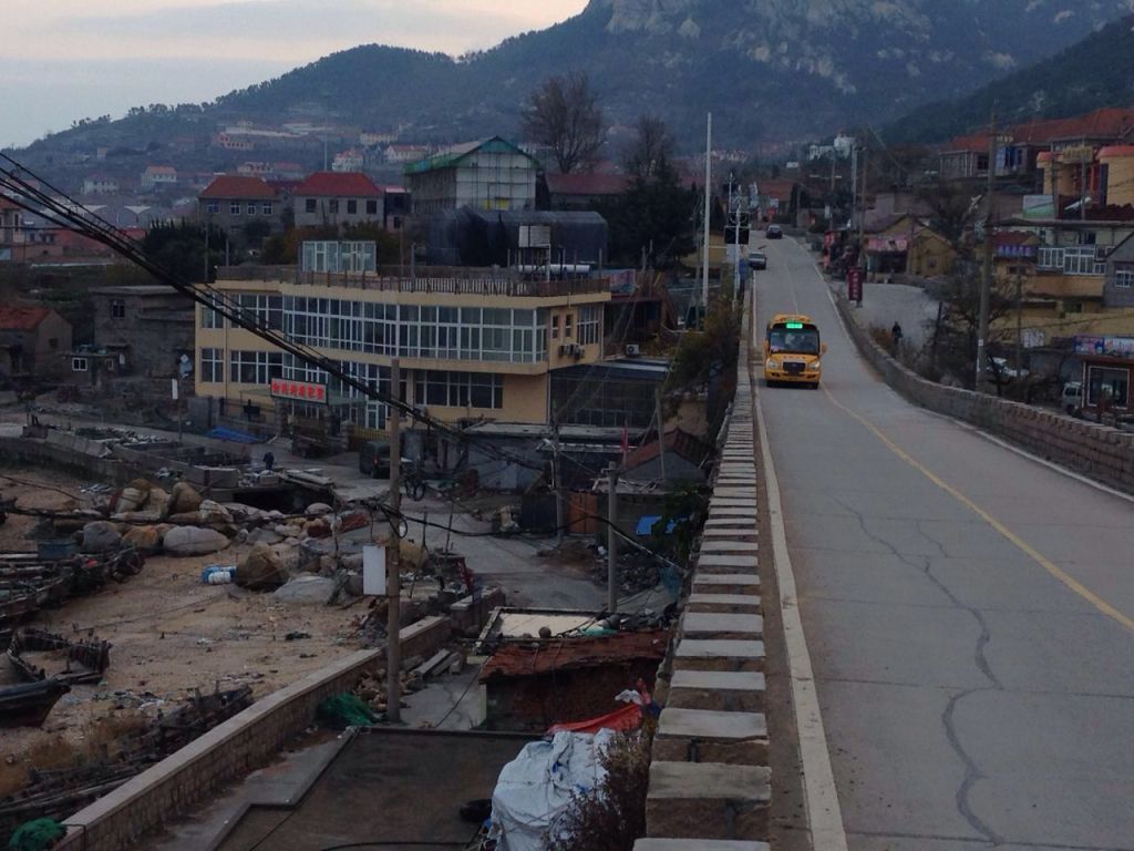 “大鼻子”校車開進(jìn)嶗山9年了,護(hù)航山區(qū)孩子上學(xué)路 “大鼻子”校車開進(jìn)嶗山9年了,護(hù)航山區(qū)孩子上學(xué)路