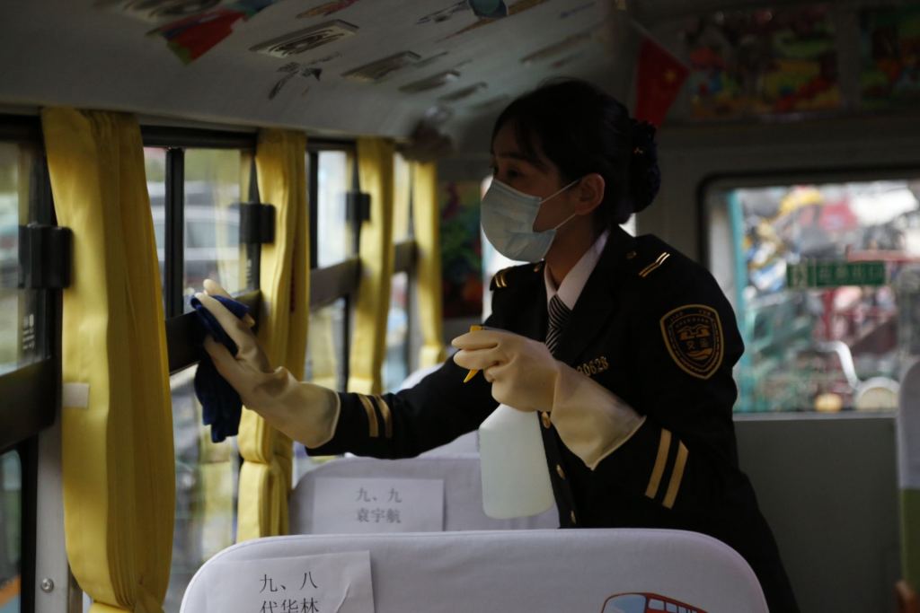 “大鼻子”校車開進(jìn)嶗山9年了,護(hù)航山區(qū)孩子上學(xué)路 “大鼻子”校車開進(jìn)嶗山9年了,護(hù)航山區(qū)孩子上學(xué)路