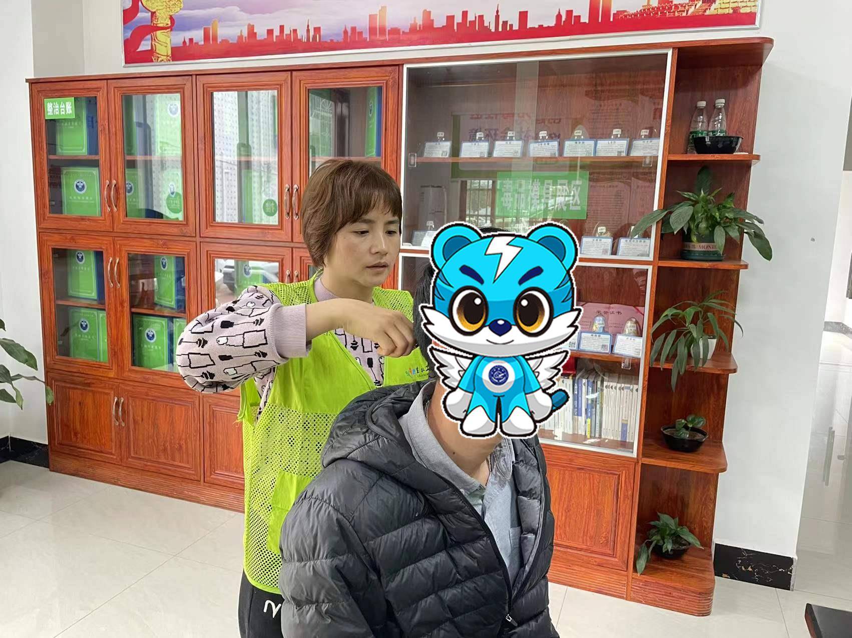 羅坑鎮(zhèn)開(kāi)展校車駕駛員毛發(fā)采集 暨禁毒宣傳活動(dòng) 羅坑鎮(zhèn)開(kāi)展校車駕駛員毛發(fā)采集 暨禁毒宣傳活動(dòng)