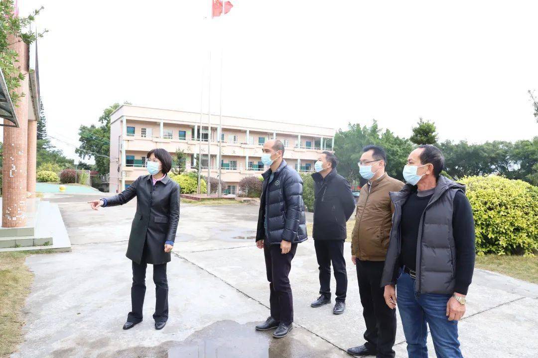 南山鎮開展校車安全專項調研工作/ 南山鎮開展校車安全專項調研工作