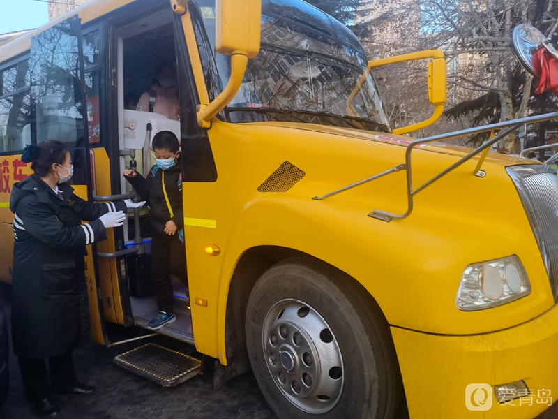 黨員先鋒|退伍不褪色的校車照管員——劉冰 黨員先鋒|退伍不褪色的校車照管員——劉冰