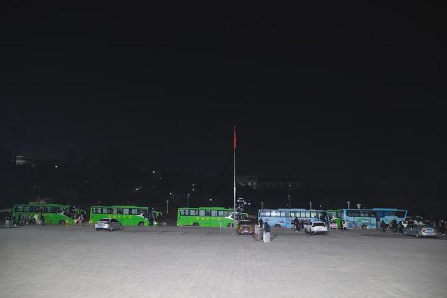 西安思源學院溫情校車助學子安全返鄉回家團圓/ 西安思源學院溫情校車助學子安全返鄉回家團圓