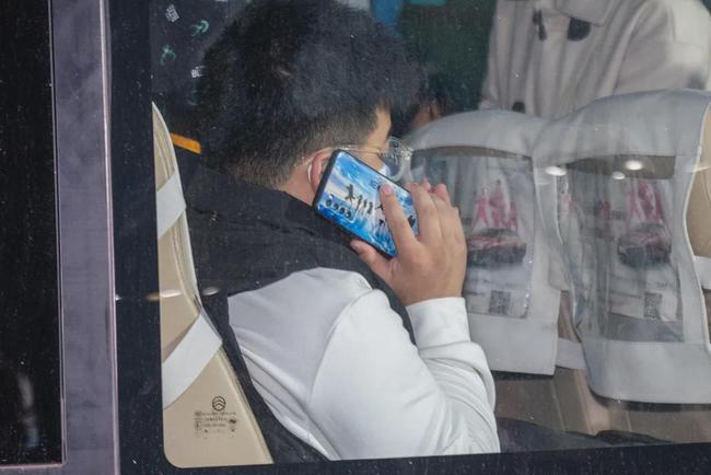 西安思源學院溫情校車助學子安全返鄉回家團圓/ 西安思源學院溫情校車助學子安全返鄉回家團圓