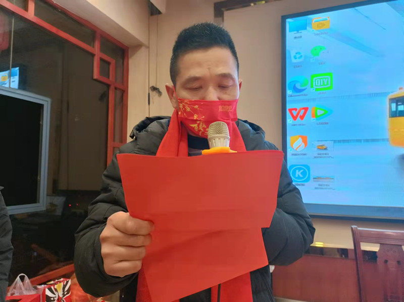 安全初心兩不忘:鄂州大興校車公司表彰會議“變身”安全課堂 安全初心兩不忘:鄂州大興校車公司表彰會議“變身”安全課堂