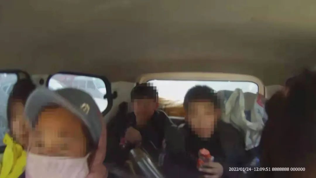 道路交通安全大會戰|違法案例大曝光(第九期)黑校車還超員,有必查、查必罰! 道路交通安全大會戰|違法案例大曝光(第九期)黑校車還超員,有必查、查必罰!