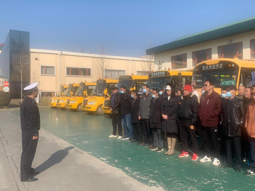 開學在即 李滄交警開展校車安全大檢查 開學在即 李滄交警開展校車安全大檢查