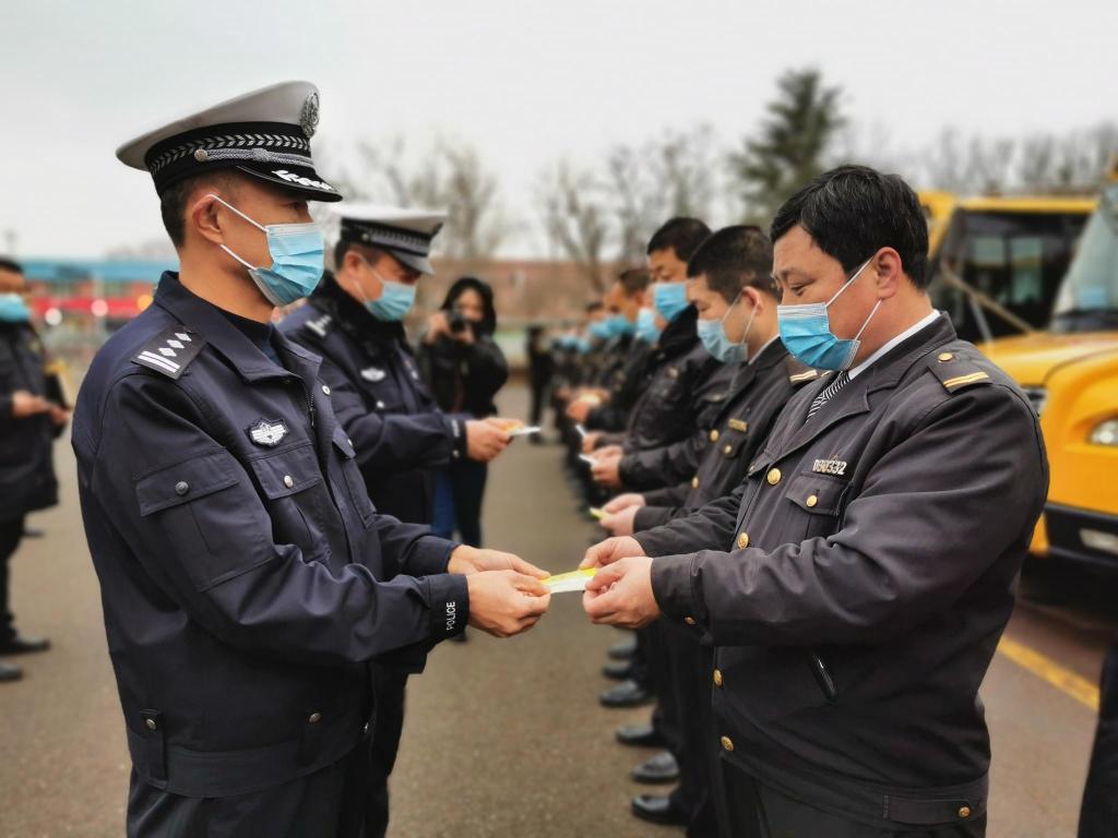 青島:“神獸回籠” 2000余輛溫馨校車全員上崗準(zhǔn)備好了 青島:“神獸回籠” 2000余輛溫馨校車全員上崗準(zhǔn)備好了