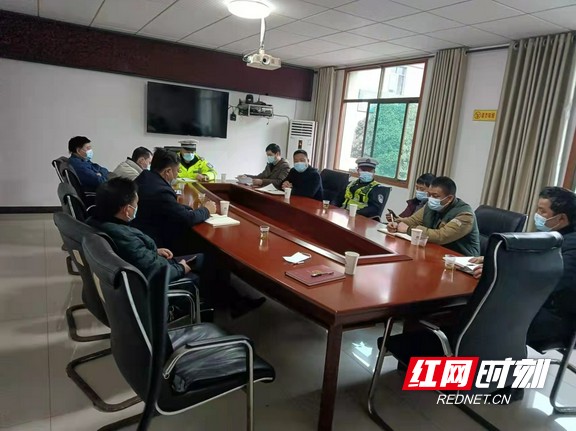 赫山區泉交河鎮:開展校車安全大檢查 赫山區泉交河鎮:開展校車安全大檢查