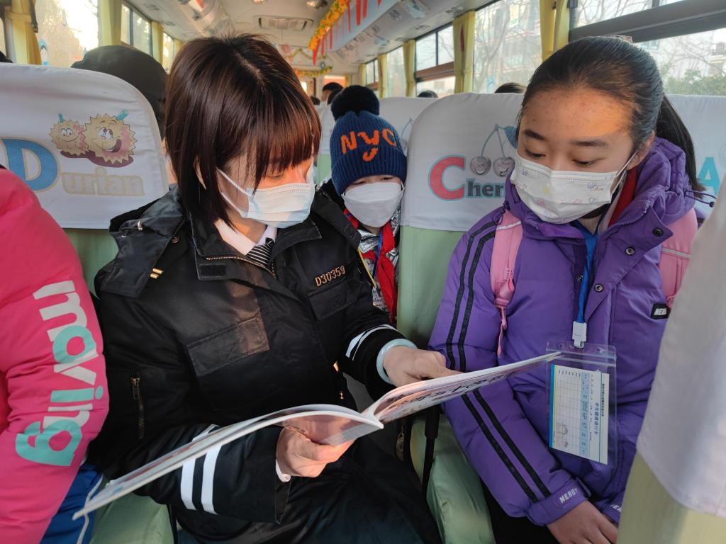 雨水節氣，溫馨校車帶孩子們學民俗漲知識