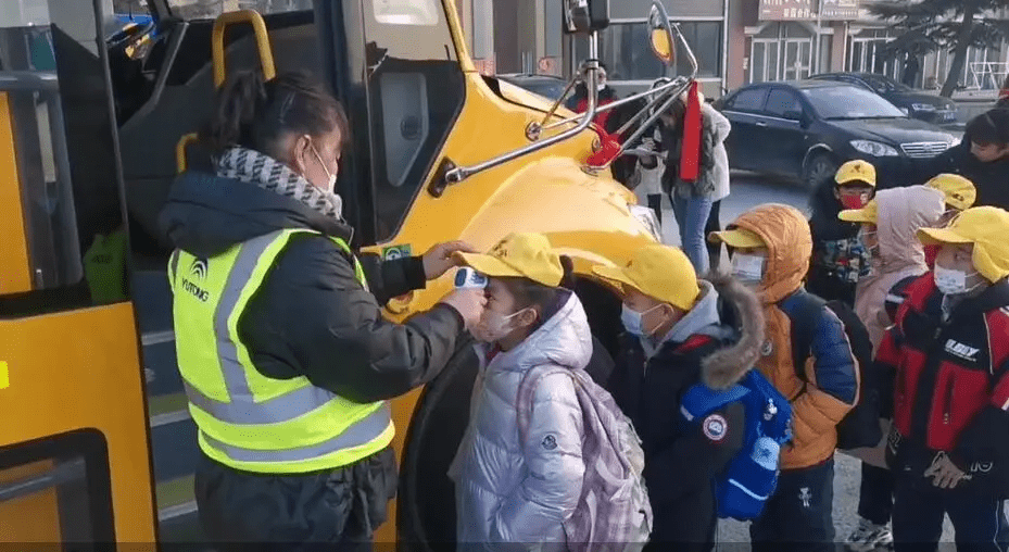 13輛免費校車,安排 13輛免費校車,安排