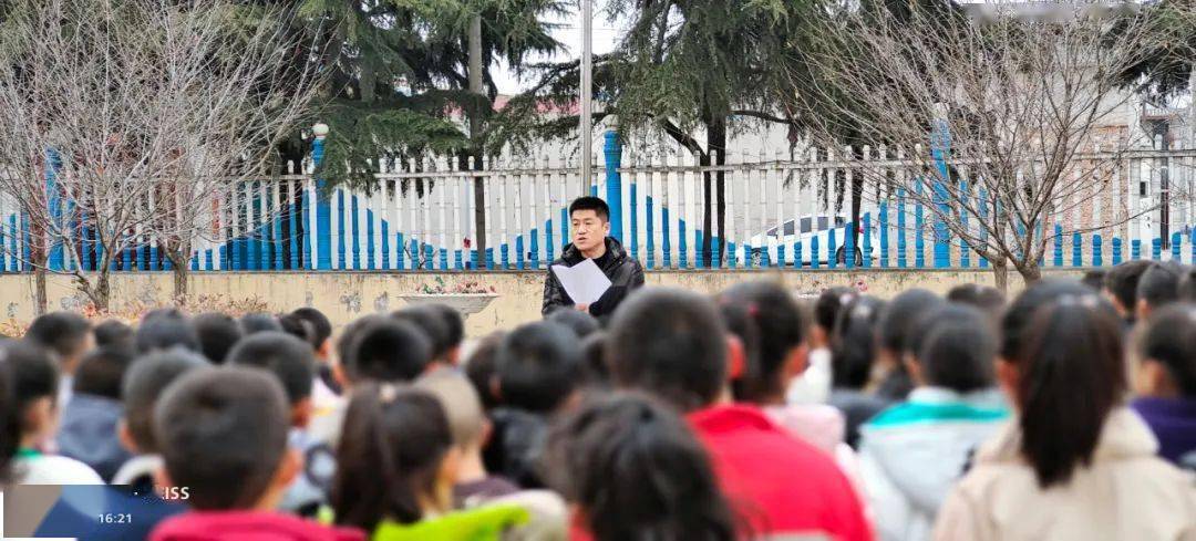 東蘇馮小學開展校車消防安全逃生演練