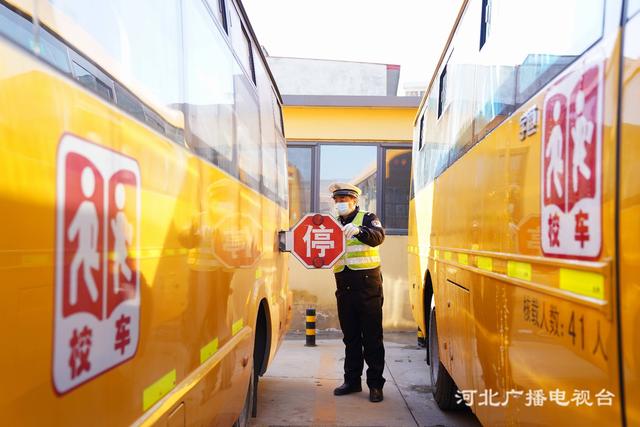 河北遵化：校車檢查 迎開學