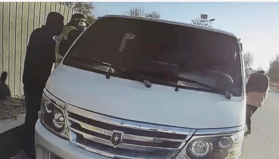 朝陽一黑校車被舉報，司機被罰一萬！