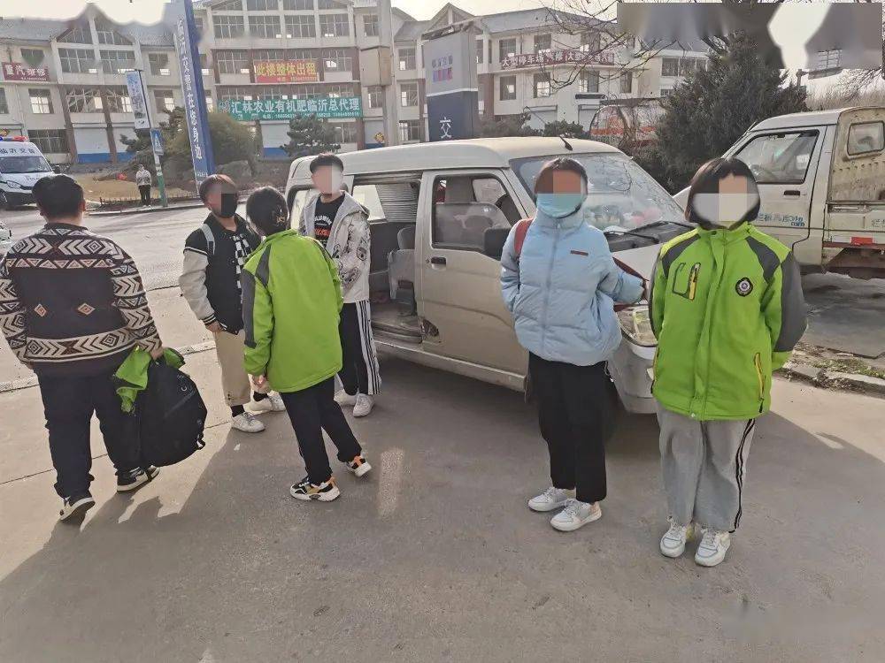 沂水這些“黑校車”拉載學生，被查！