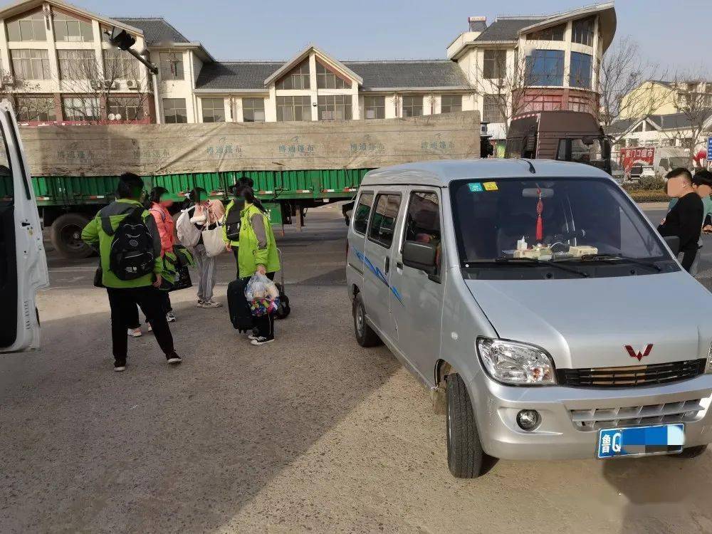 沂水這些“黑校車”拉載學生，被查！