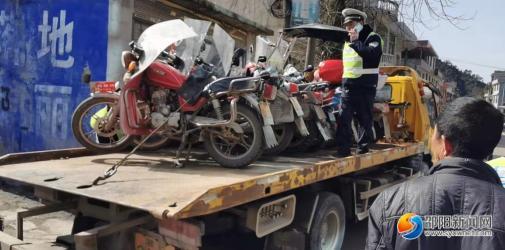 新邵縣龍溪鋪鎮開展校車安全隱患排查整治行動/ 新邵縣龍溪鋪鎮開展校車安全隱患排查整治行動