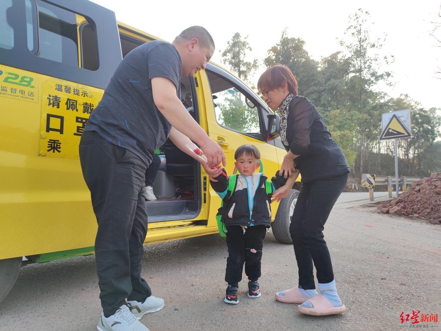 實地走訪山村“小校車”：如何既方便學生贏了口碑，又能收獲經營的“金杯”？