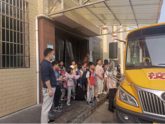 大栗港開展校車安全隱患專項整治