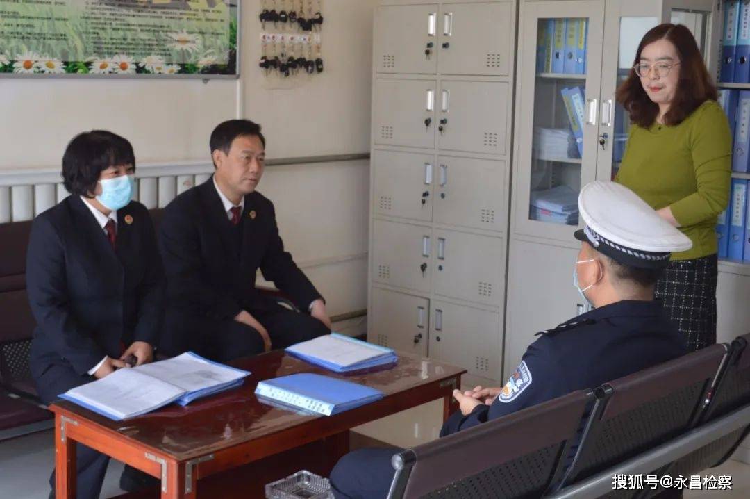 永昌縣檢察院聯合交警部門開展校車安全管理專項檢查