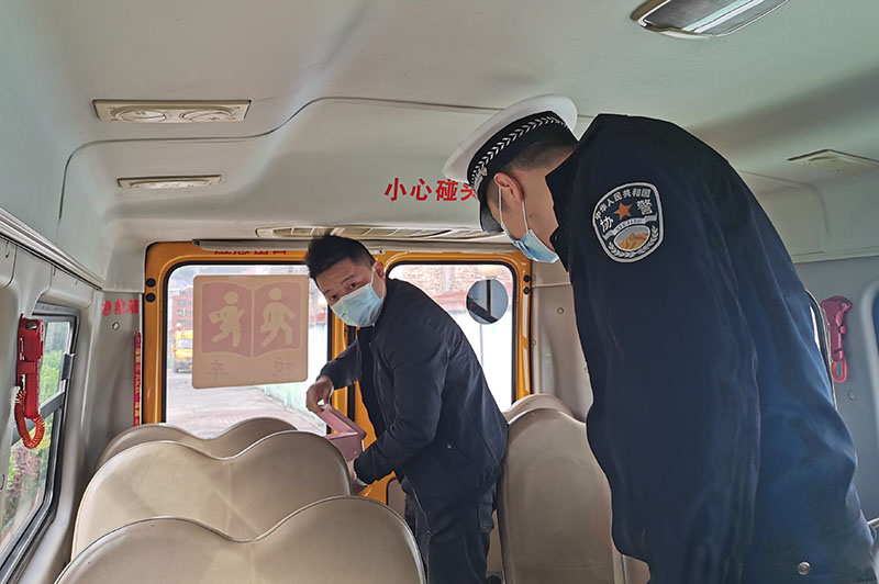 【交通頑瘴痼疾整治在行動】漣源市校車安全工作常抓不懈 55.jpg