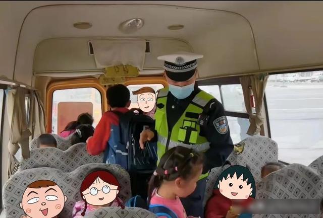 杜絕校車超員，紅安警方嚴格把關