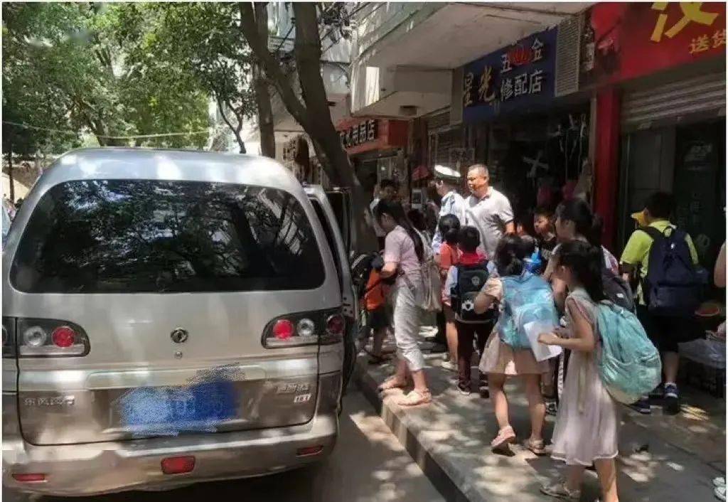 罰款+扣車！平潭交警嚴(yán)查“黑校車”！