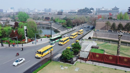 用十年探索守護上學之路 西安新星校車堅守的責任 用十年探索守護上學之路 西安新星校車堅守的責任