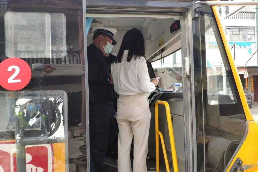 陽新多部門聯合開展校車安全突擊檢查