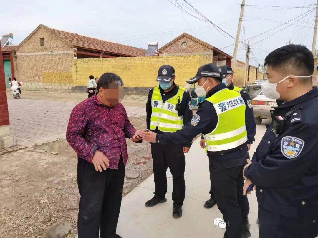 臨清“黑校車”超員,被開萬元罰單! 臨清“黑校車”超員,被開萬元罰單!