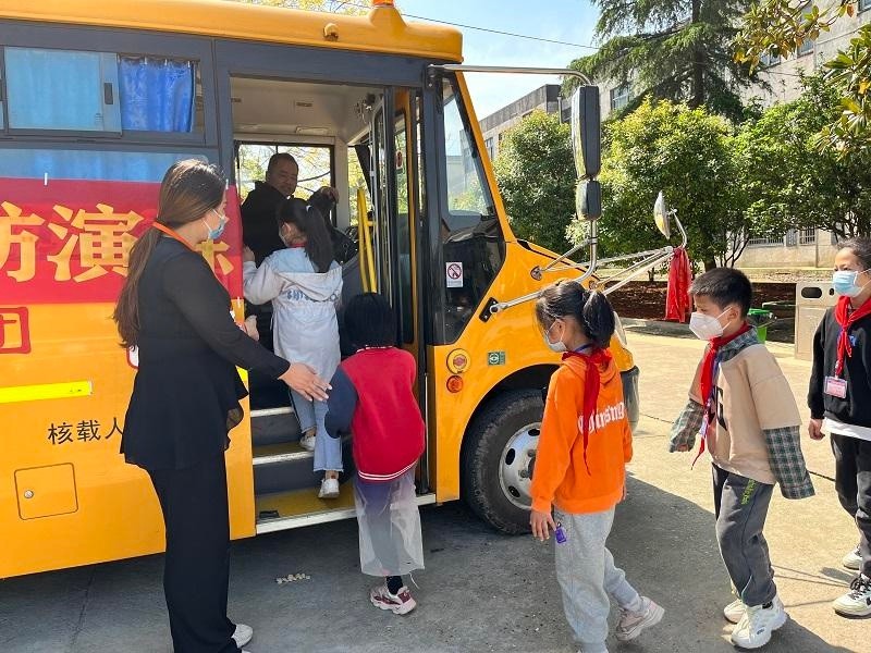 漢壽縣鴨子港小學(xué):校車安全常演練,平安出行永相伴 漢壽縣鴨子港小學(xué):校車安全常演練,平安出行永相伴
