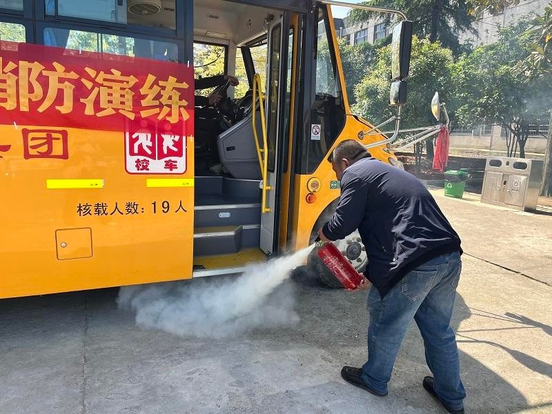 漢壽縣鴨子港小學(xué):校車安全常演練,平安出行永相伴 漢壽縣鴨子港小學(xué):校車安全常演練,平安出行永相伴