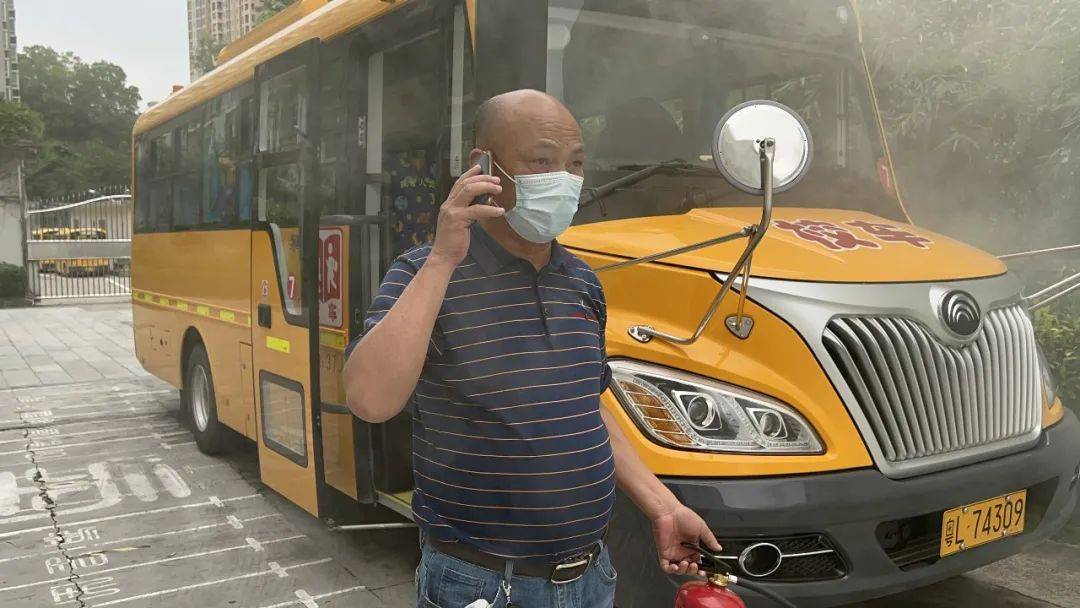 心系安全 平安乘車 ——諾亞舟惠州市惠城區(qū)惠外學(xué)校校車安全疏散演練活動(dòng)