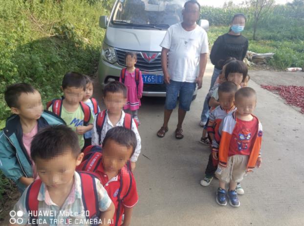 “黑校車”超員144.44%，司機、幼兒園負責人共3人獲刑！