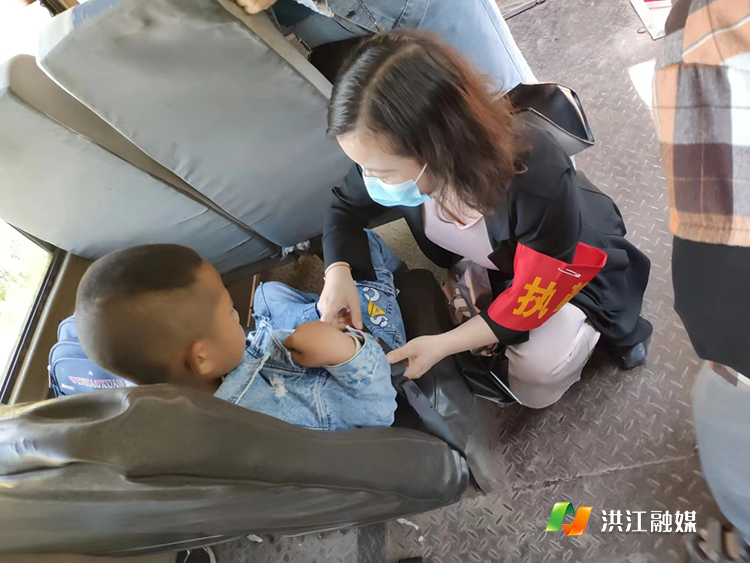 【群峰鄉】排查校車隱患 保障學生安全 群峰鄉.png