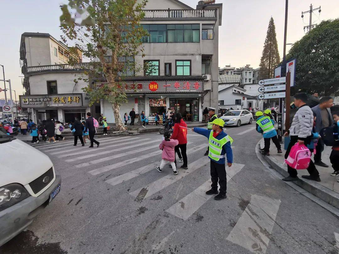衢州“一校一策”有效治理校園周邊擁堵