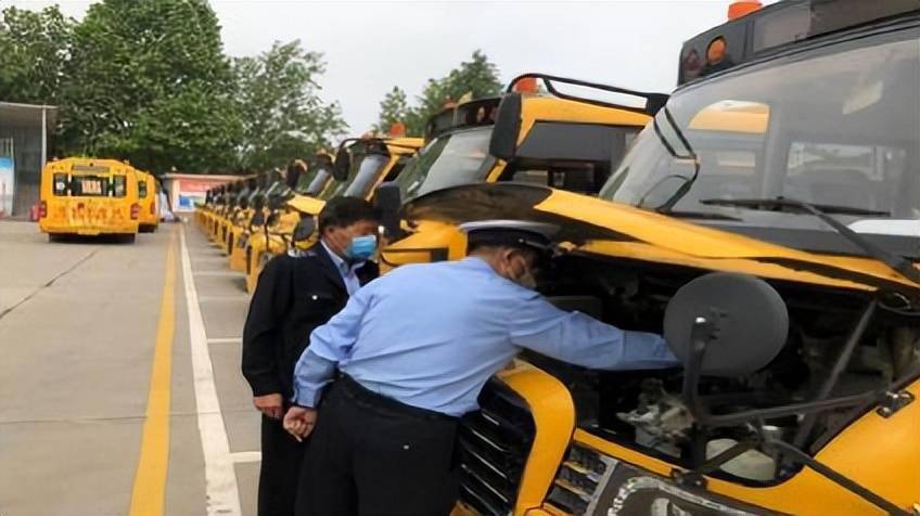長安交警：四項(xiàng)舉措、“三零”要求，校車十年安全行