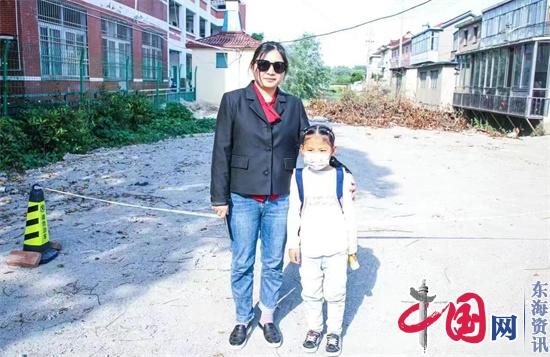 興化市垛田中心小學校車行車難、家長接送停車難“有事好商量”現場辦公一朝解