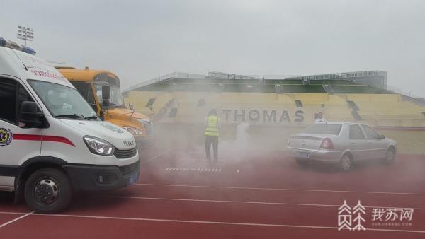 保障校車安全 南京江北新區警方走進校園應急演練 保障校車安全 南京江北新區警方走進校園應急演練